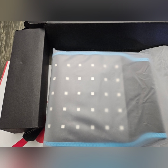 LED Therapy Belt with Black and Blue Design - Picture 5 of 7